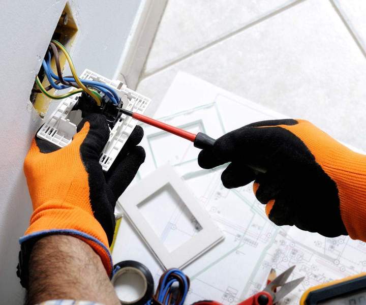 Nous prenons en main toutes les tâches liées à la remise à neuf de votre système électrique.